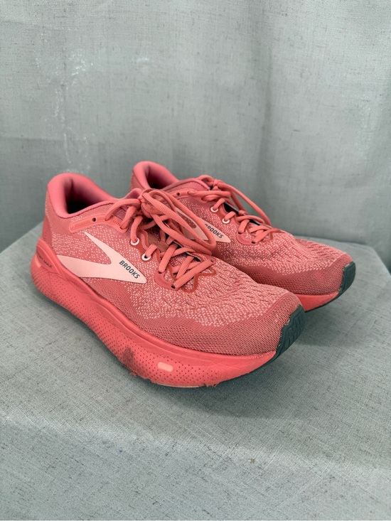 Brooks Shoes - Brooks Women's Ghost Max running shoes in the "Faded Rose/Rosette Sz 10B